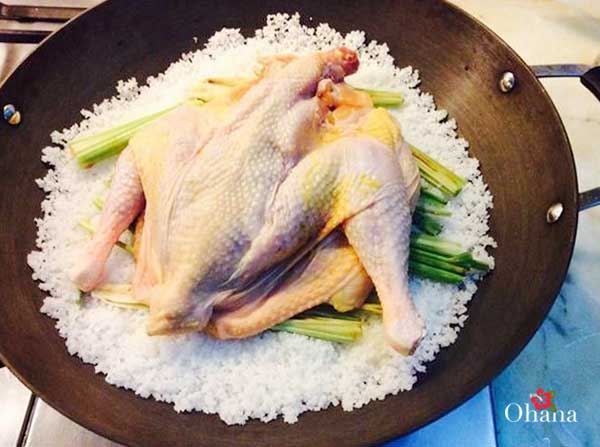 Gà hấp tiêu xanh: Cách làm gà hấp tiêu xanh thịt dai mềm